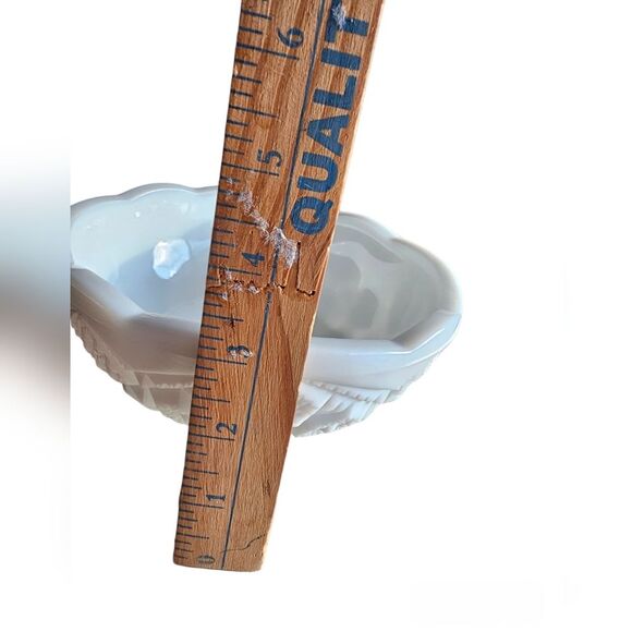 Vintage Milk Glass Footed Bowl Pressed Glass Diamond Star Pattern Collectible - Picture 10 of 10